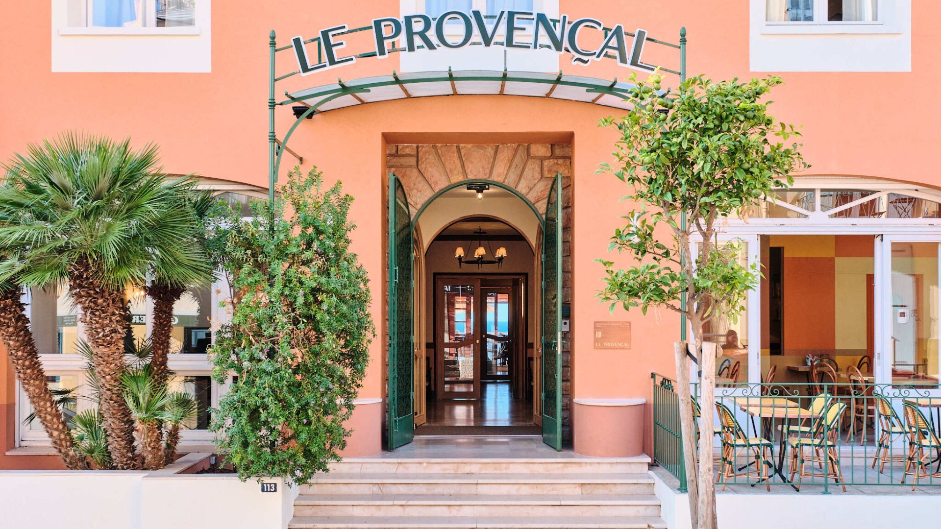 La Facade au Provencal